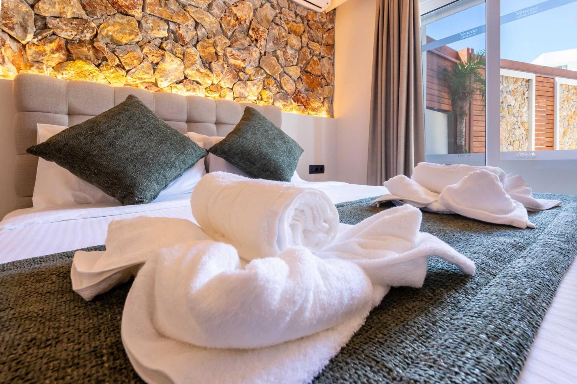 Venezia Luxury Living Villas, ファリラキ エクステリア 写真